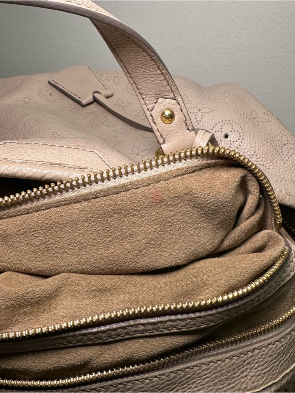 Louis Vuitton Mahina Leather Perforated Hobo Shoulder Bag - Picture 13 of 16